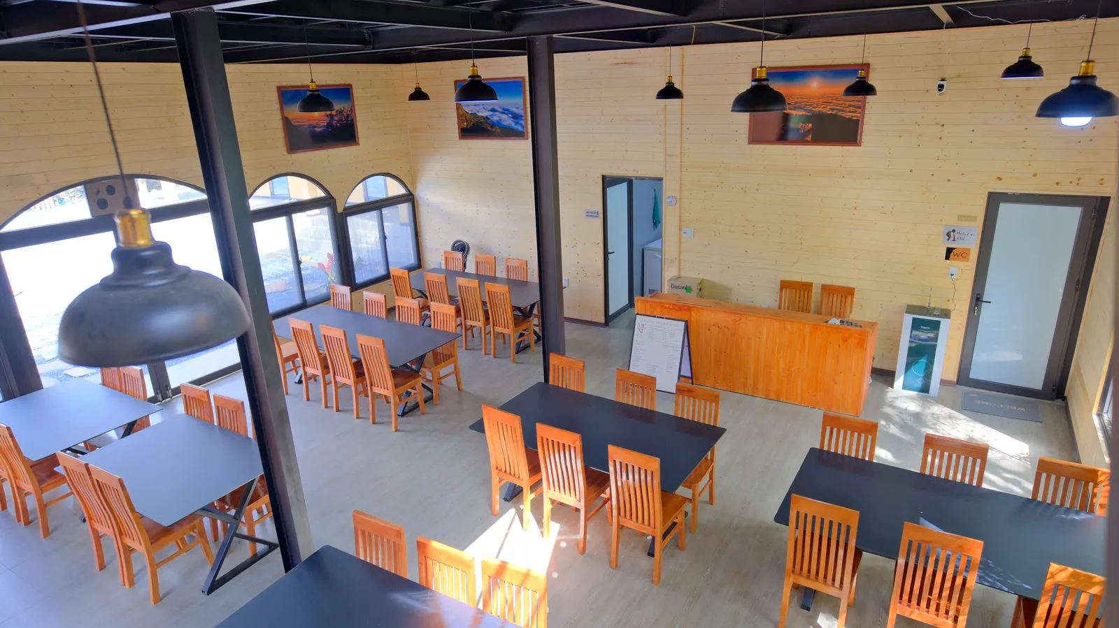 Dining hall at Chieu Lau Thi 2402m Lodge