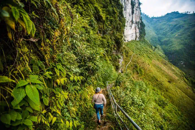 Hidden Valleys Slow Trek